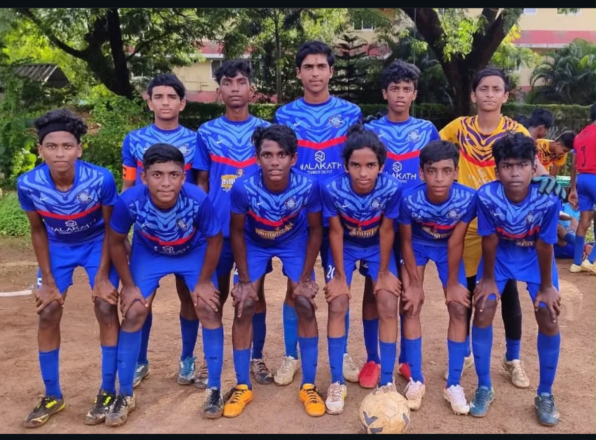 GCC Chalissery Team photo moment